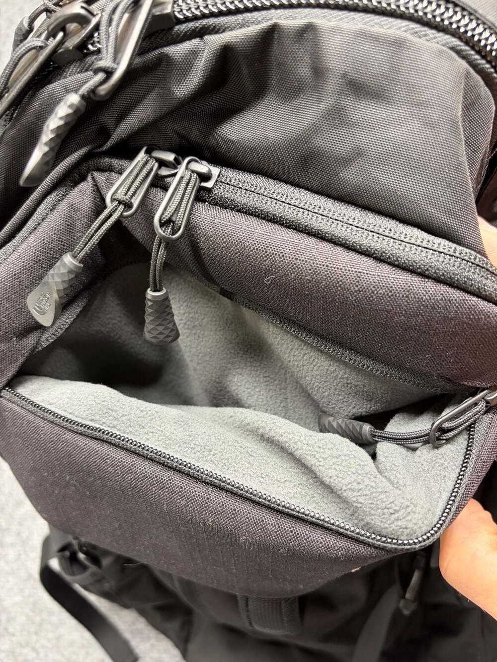 The North Face Surge FlexVent Everyday Backpack, laptop bag-Hike-black-mint-NWOT - Picture 9 of 16